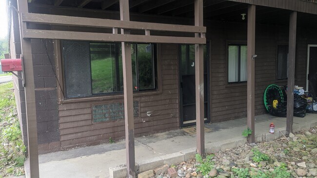 Foto del edificio - 105 Hilltop Dr