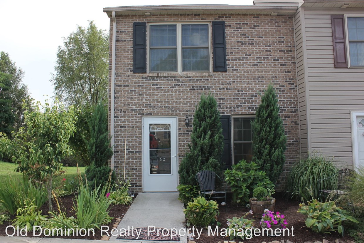 Primary Photo - 190 Griffin Ln