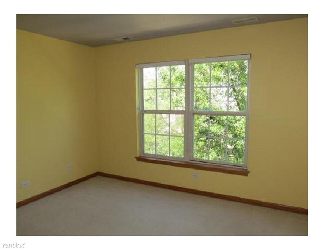 Building Photo - 2 br, 1.5 bath  - Emerald Ridge Townhomes