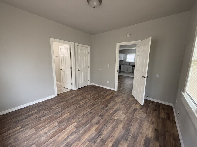 Building Photo - 2-Bedroom Home Near Downtown & OU Med