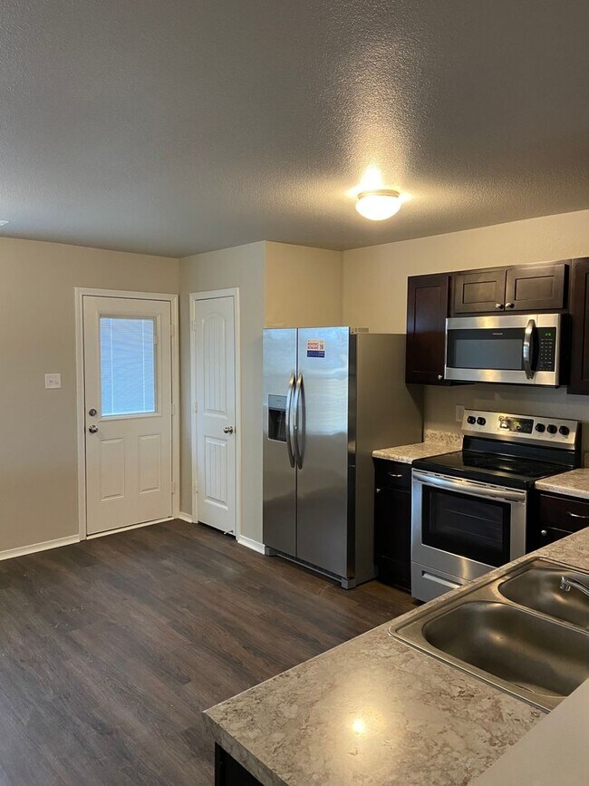 Foto del edificio - *Pre-leasing* Four Bedroom | Two Bathroom ...