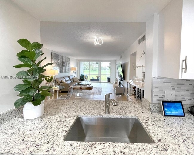 Foto del edificio - 2671 S Course Dr