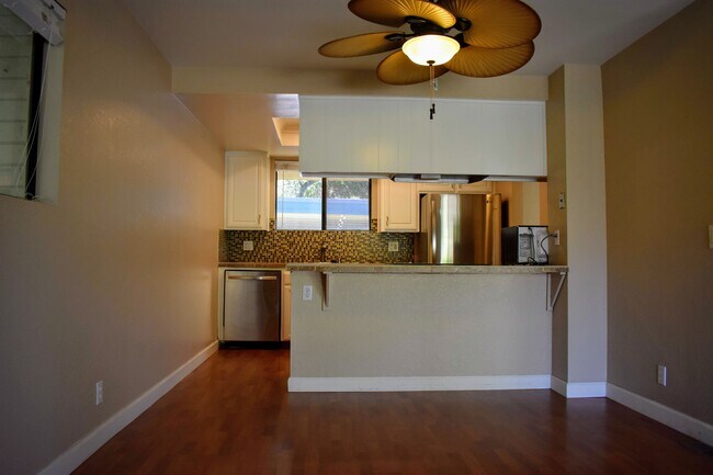 Foto del edificio - 3290 Rockview Pl