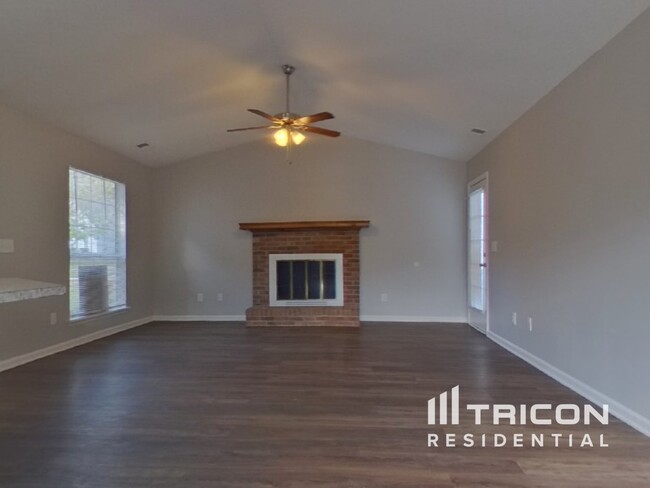 Foto del edificio - 108 Harper Park Rd