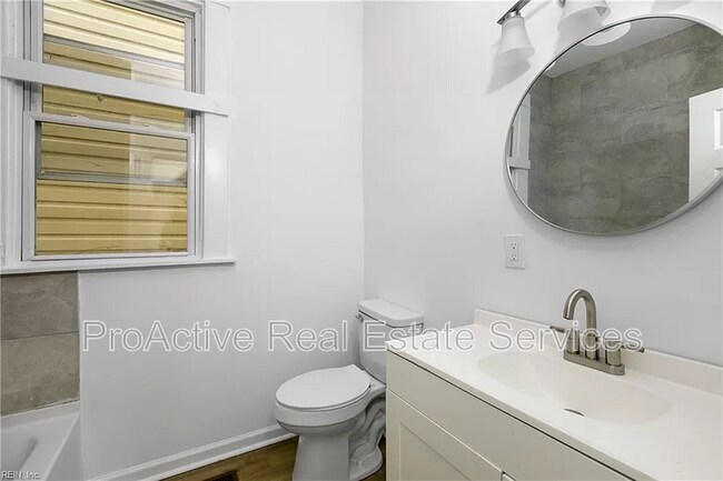 Foto del edificio - 244 W 32nd St