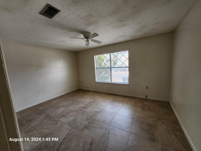 Building Photo - 159 Scottwood Dr SE