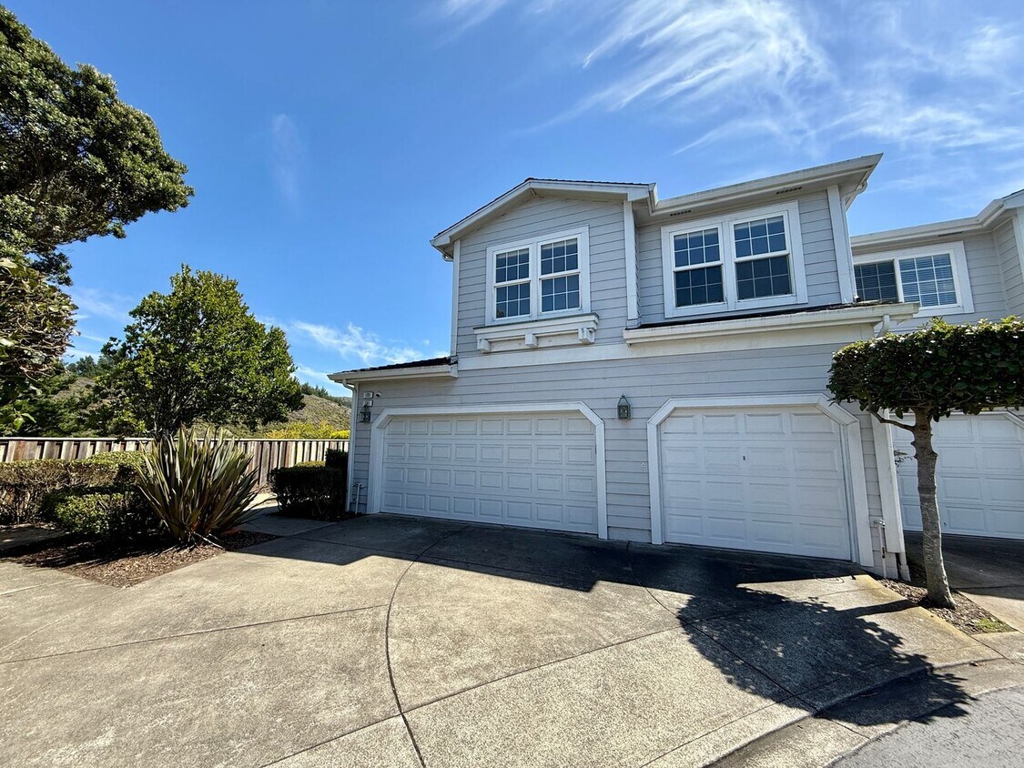 Foto principal - Stunning Pacifica Condo with Ocean & Mount...