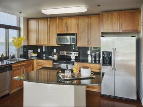 Building Photo - 100 Daibes Ct