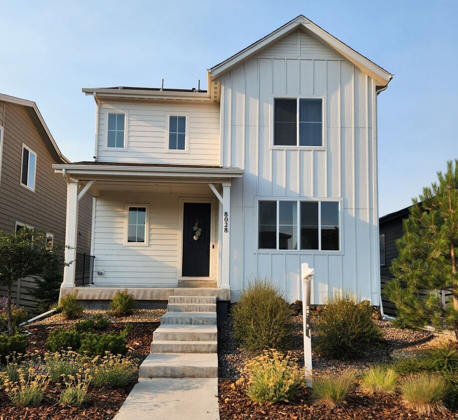 Foto principal - Sterling Ranch Home available for move in ...