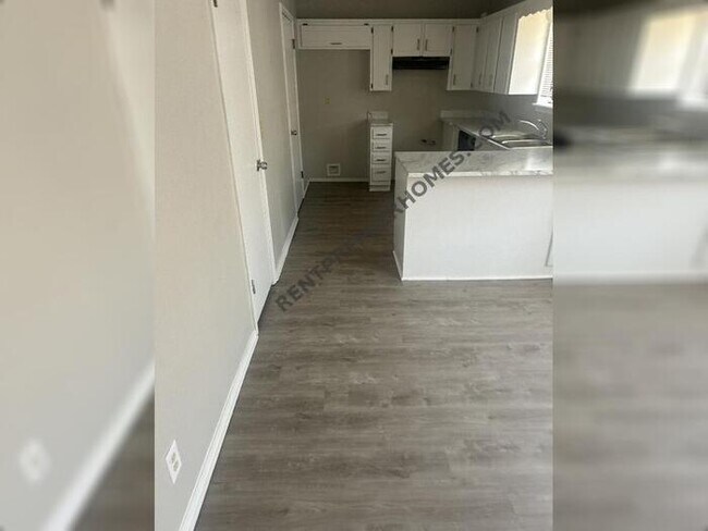 Foto del edificio - 1237 N Ironwood Pl