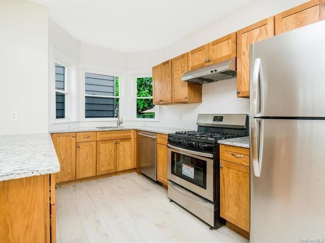 Foto del edificio - 233 E 238th St