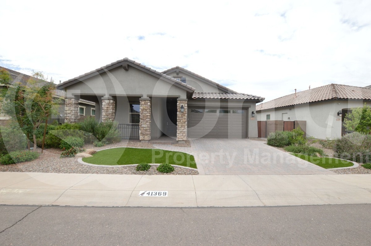 Foto principal - 41369 W Almira Dr