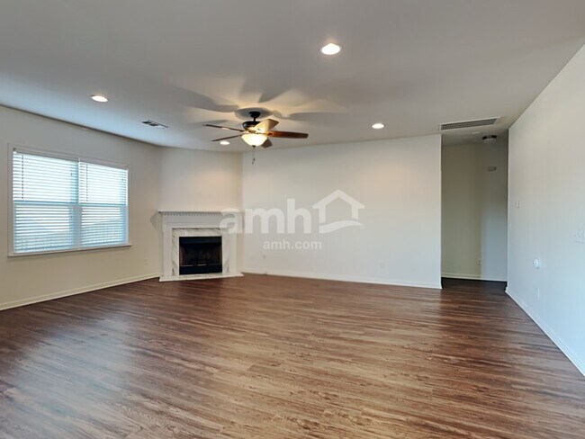 Building Photo - 657 Pemberton Drive