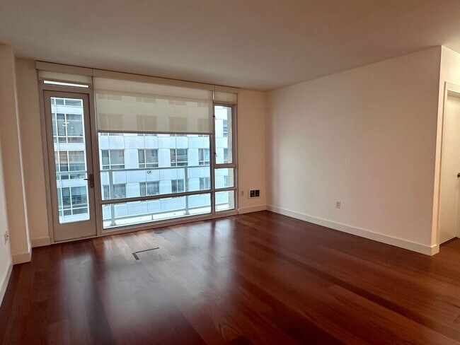 Foto del edificio - Modern 1 Bedroom Condo in SOMA!