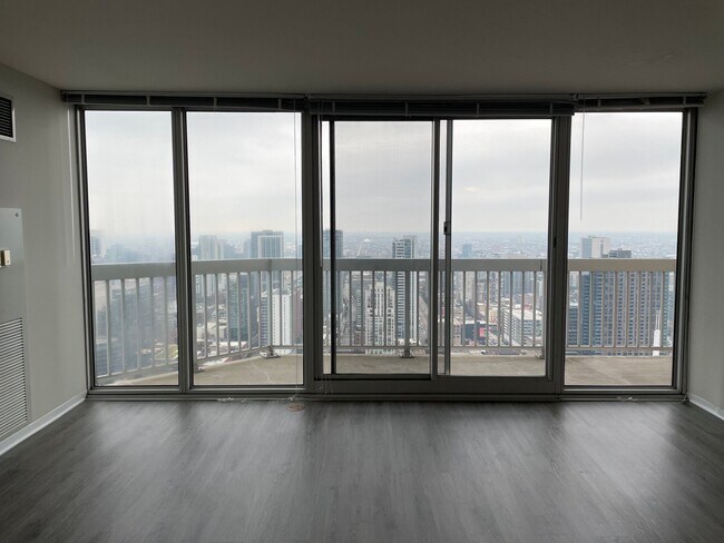 Foto del edificio - 18 W Grand Ave