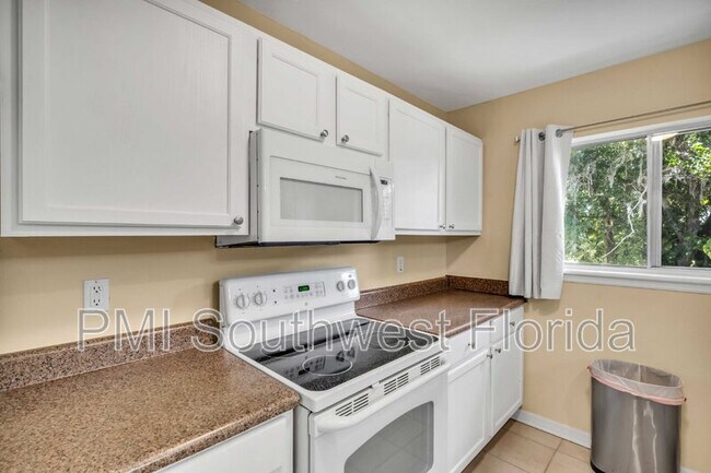Building Photo - 1721 Parakeet Way