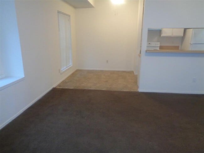 Building Photo - 5531 Farley Dr