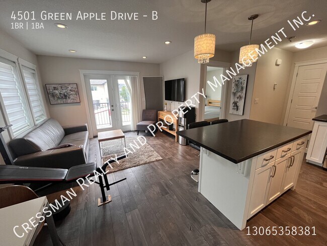 Building Photo - 1 Bed 1 Bath Carriage suite in Regina SK