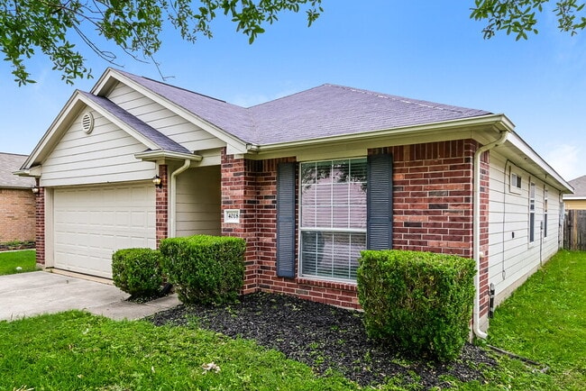 Building Photo - 4018 Falvel Shadow Creek Dr