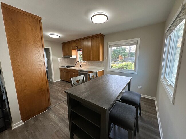 Building Photo - 4038 Forest Ave