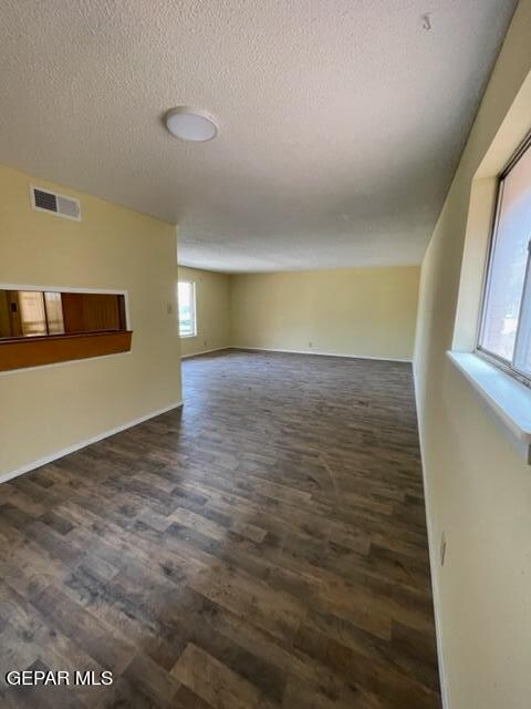 Foto del edificio - 3031 Van Buren Ave