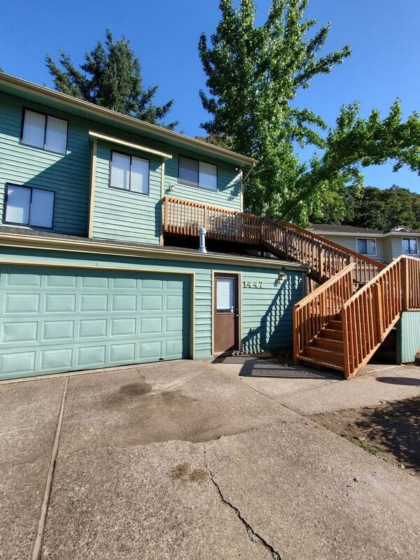 Foto del edificio - 1447 Woodside Ct