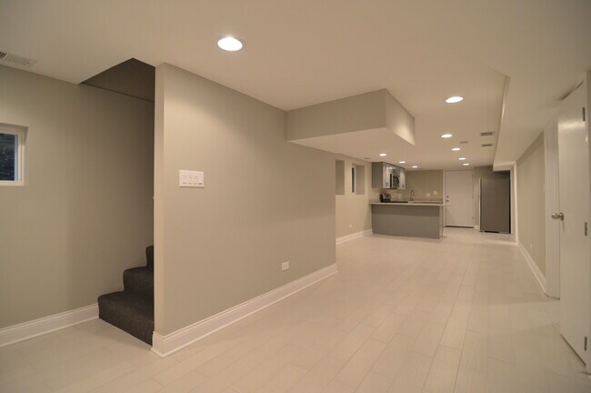 Foto del edificio - 5747 N Talman Ave