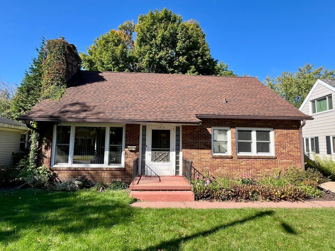 Primary Photo - 4 Bed 2 Bath Single Family Home in Wausau