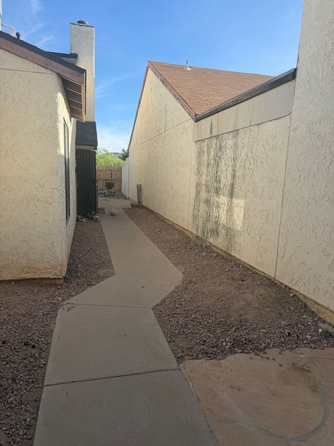 Foto del edificio - 2 Bedroom 2 bath private enclosed yard for
