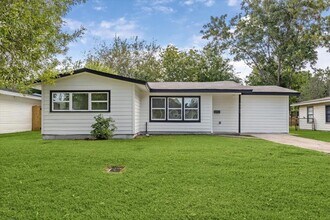 Building Photo - 3105 Babin Dr