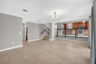 Building Photo - 1204 Oakwater Dr