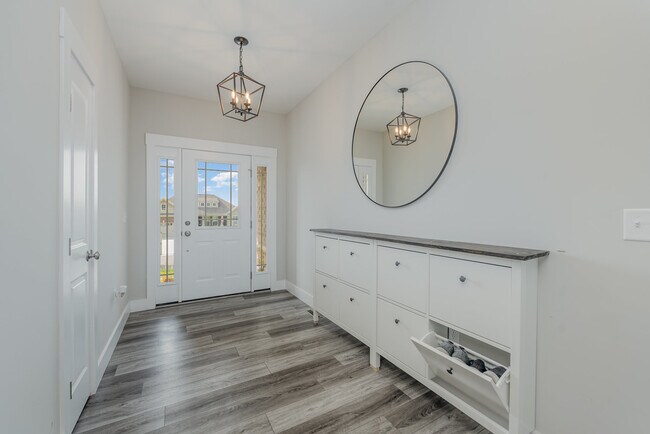 Building Photo - 5116 Elm Leaf Trail