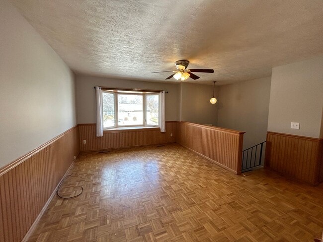 Building Photo - 1827 Jacobssen Dr