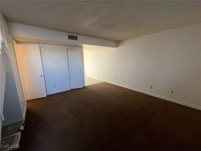 Building Photo - 2112 Sun Ave