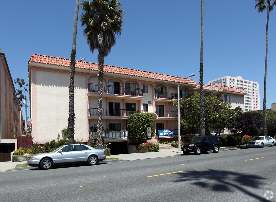 Primary Photo - Huntington Villas
