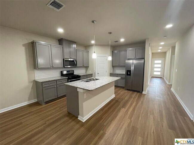 Foto del edificio - 112 Crimson Ave