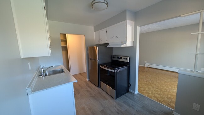 Building Photo - 434 Hazel St