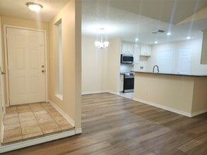 Building Photo - 322 Windward