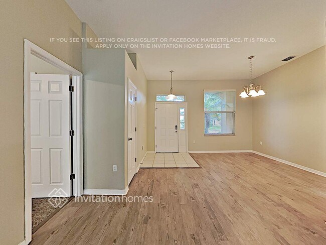 Building Photo - 6138 36th Ln E