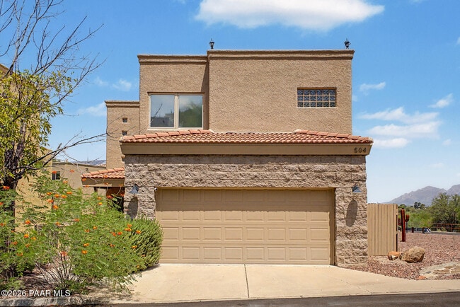 Building Photo - 504 S Stephanie Loop
