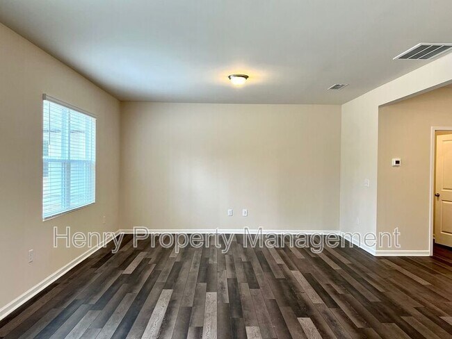 Building Photo - 1500 Arapahoe Ridge Dr