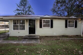 Building Photo - 1524 E Lee Ave