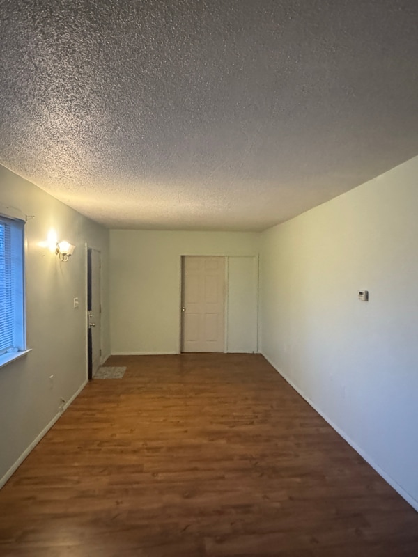 Foto del edificio - 2165 Oakdale Ave