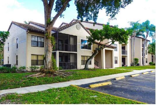 Foto principal - 4521 W McNab Rd