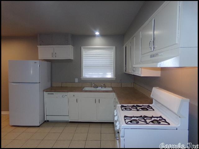 Building Photo - 403 Brookside Dr