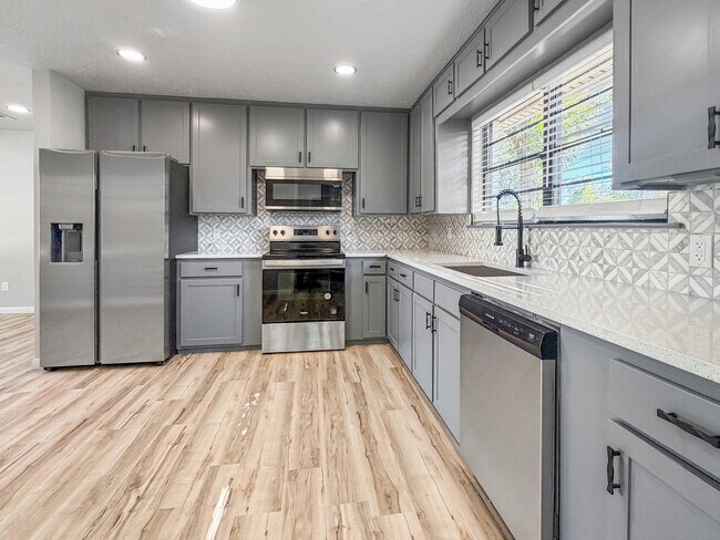 Foto del edificio - 1702 W Boyd St