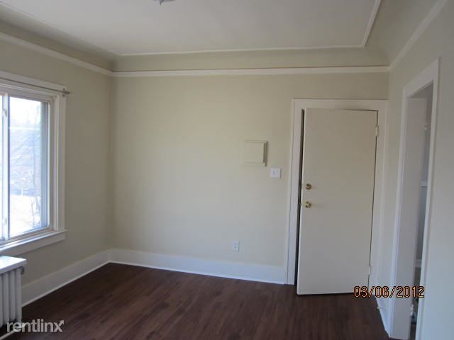 Building Photo - 1 br, 1 bath Apartment - 99 Maple St Apt #2