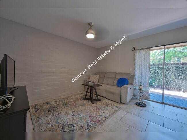 Building Photo - "Stylish 2-Bed Townhouse with Granite Touches & 2.5 Baths in Tucson – 1256 Sq Ft of Comfort!"