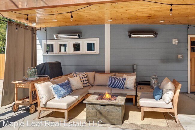 Foto del edificio - 6 br, 5 bath House - 1608 NE Ravenna Blvd