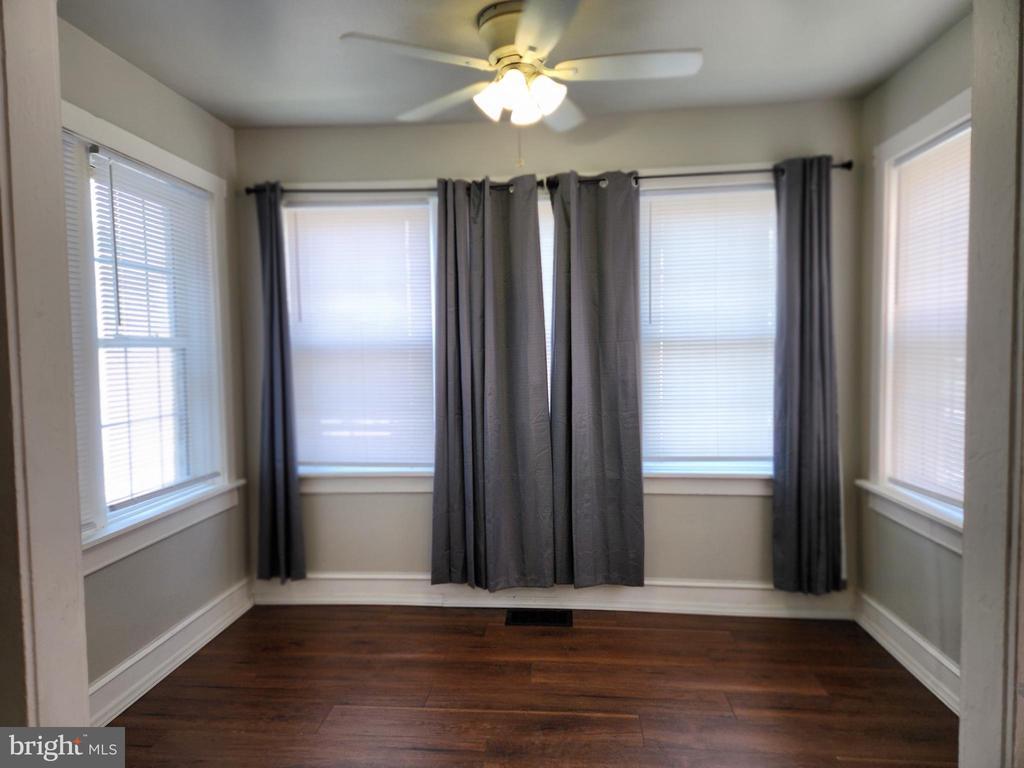 Foto principal - 201 W 29th St